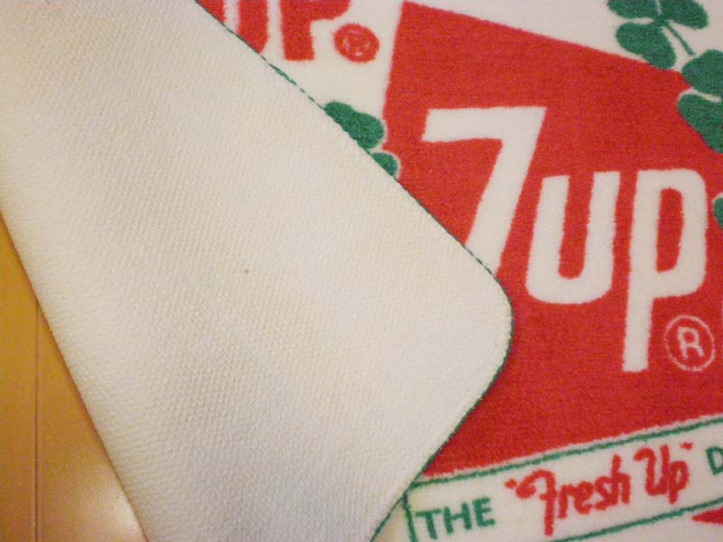 ７ＵＰ★フロアマット★クローバーがインテリアとして最高ぉー★超ポップ系